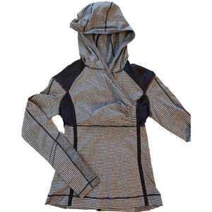 Lululemon Run Back On Track Pullover Hoodie W Ponytail Hole 6 VERY RARE